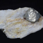 Pyrite sur dolomite de l'Ariège.