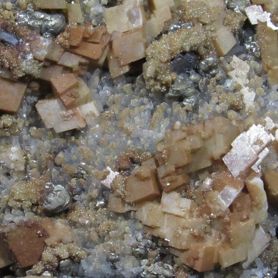 Dolomite, quartz, pyrite, galène, sidérite de Roumanie.