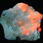 Tugtupite et chkalovite du Groenland