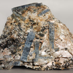 Disthène, paragonite et phlogopite de Suisse