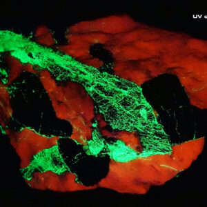 Zincite, willémite, franklinite et calcite des Etats-Unis