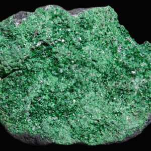 Uvarovite et chromite de Russie