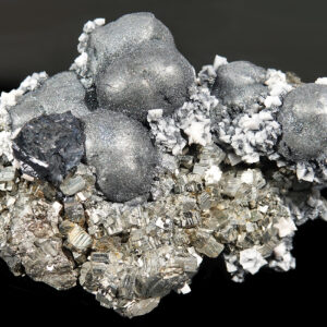 Jamesonite, calcite, sphalérite, dolomite, pyrite de Roumanie