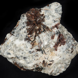 Astrophyllite, feldspath, aegyrine... de Russie