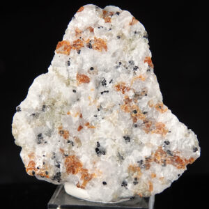 Clinohumite, spinelle, forstérite et calcite de Madagascar